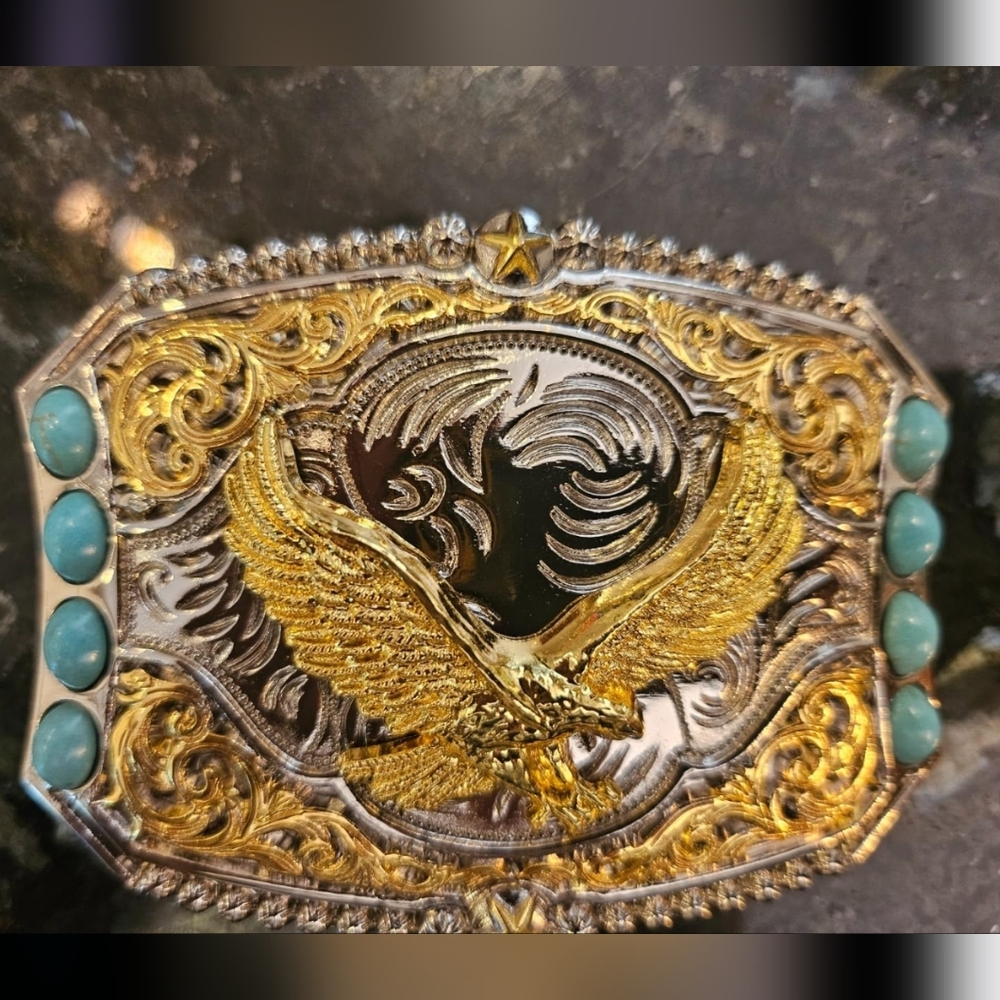 Beautiful eagle western cowboy belt buckle approximately 3.54x2.65